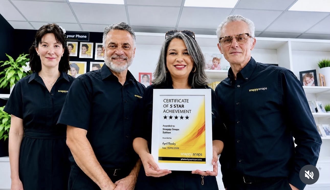 Snappy Snaps Sutton team with their five-star achievement certificate